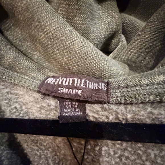 Pretty Little‎ Thing Shape Khaki Oversized Hoodie Dress size 14 NWT - Picture 6 of 6